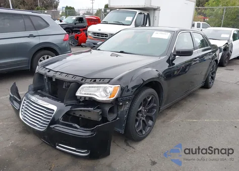2014 Chrysler 300 z USA, uszkodzony, nr VIN 2C3CCAAG8EH380024
